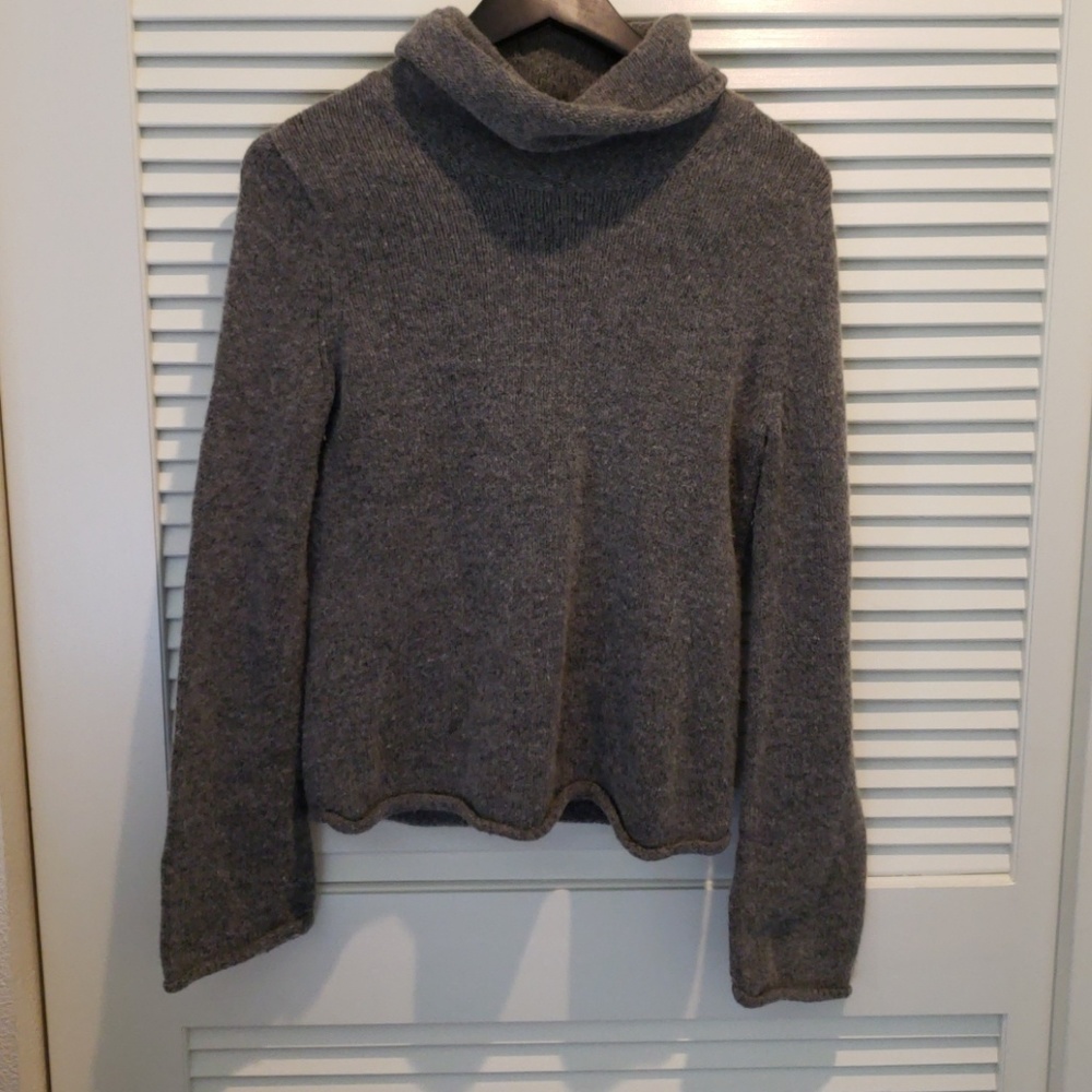 Express womens grey longsleeve sweater